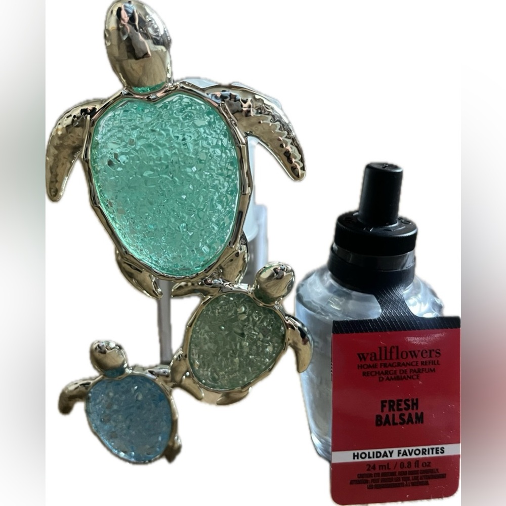 Bath & Body Works Turtle Trio Green Blue Wallflower Nightlight & Refill. NWT